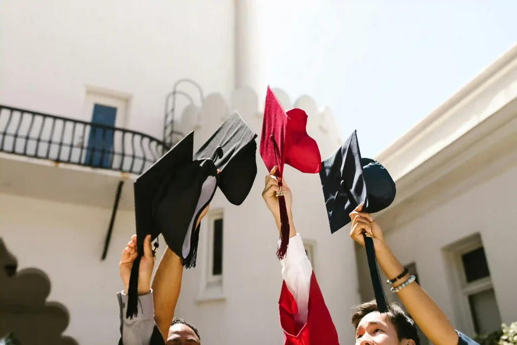 Simple Graduation Wishes for Those You Don’t Know Well